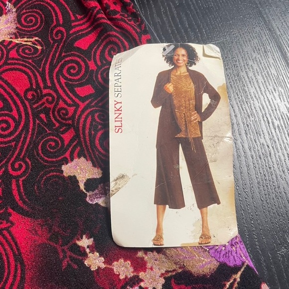 WHITE STAG Deadstock Vintage Red Metallic Floral NWT Top Small Black GOld 90 Y2K - Picture 2 of 5